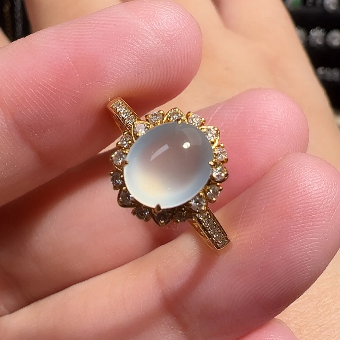 18K金镶嵌戒指翡翠太阳花翡翠蛋面戒指