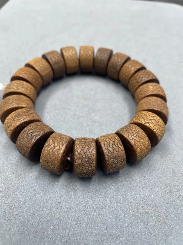 A259琳姐家沉木轮胎珠雕刻手串