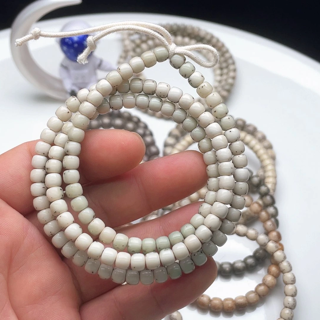 星月菩提手串同枝绿包白6x5老型108