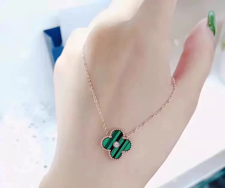 钛钢项链 绿色四叶草项链  9181