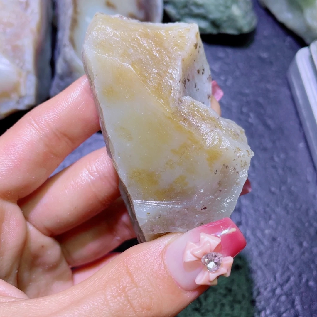 和田玉未镶嵌珠宝半成品