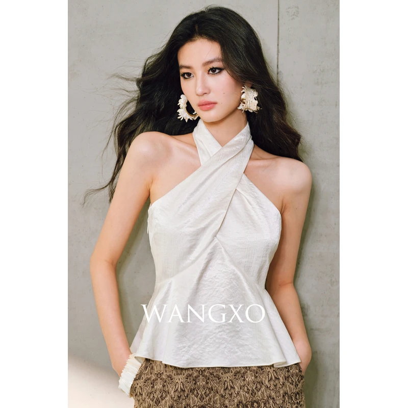 WANGXO  缎面提花挂脖手工捏褶伞摆上衣  250238W