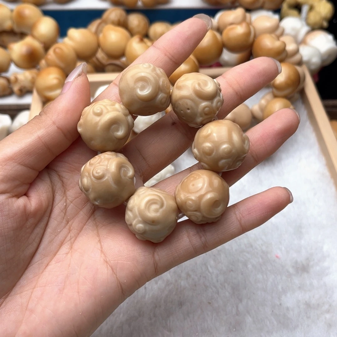 吊坠菩提根/象牙果羊头卡22+