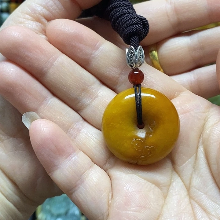 岫玉未镶嵌吊坠(赠链)