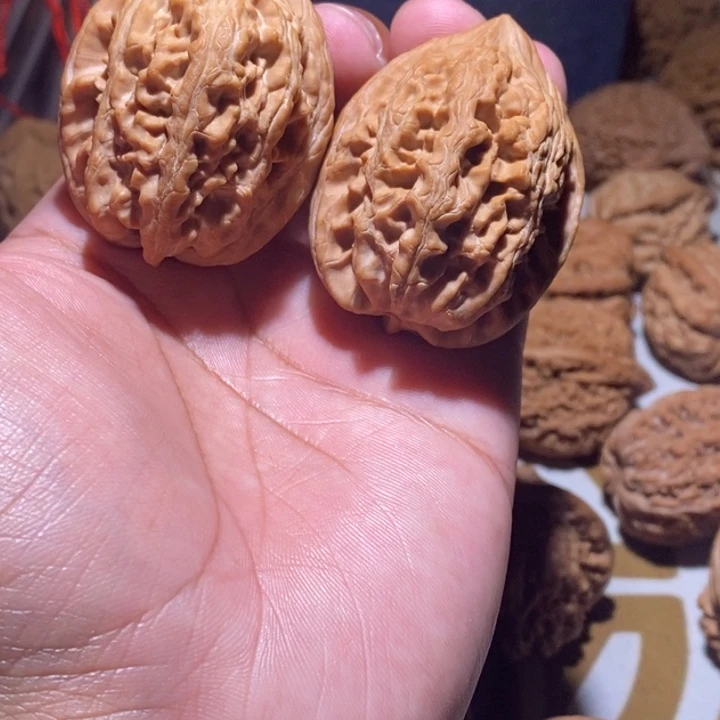 把件文玩核桃红****子大古石