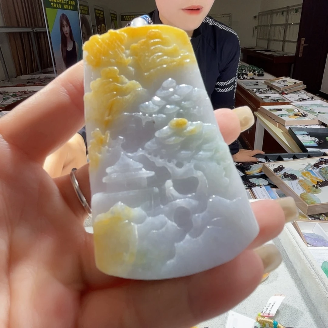 翡翠未镶嵌颈饰一