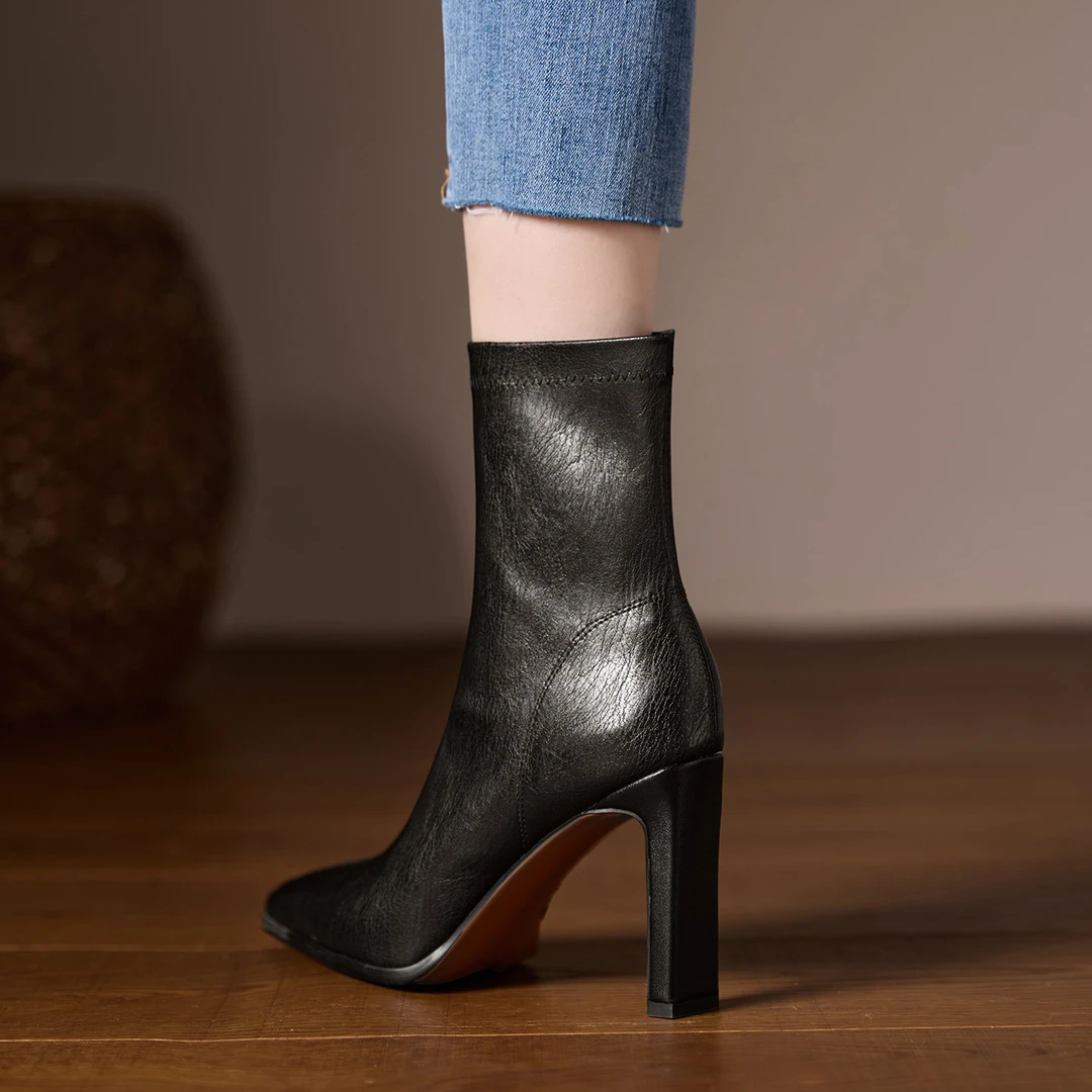 小个子增高9cm~靴子女款爆款2025新款法式高跟短靴尖头粗跟瘦瘦靴
