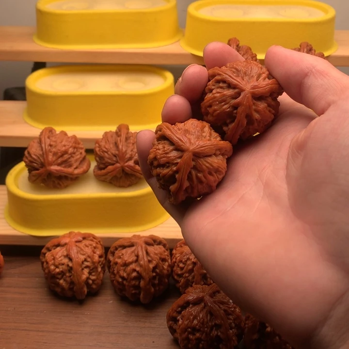 有***了文玩核桃吊坠核桃