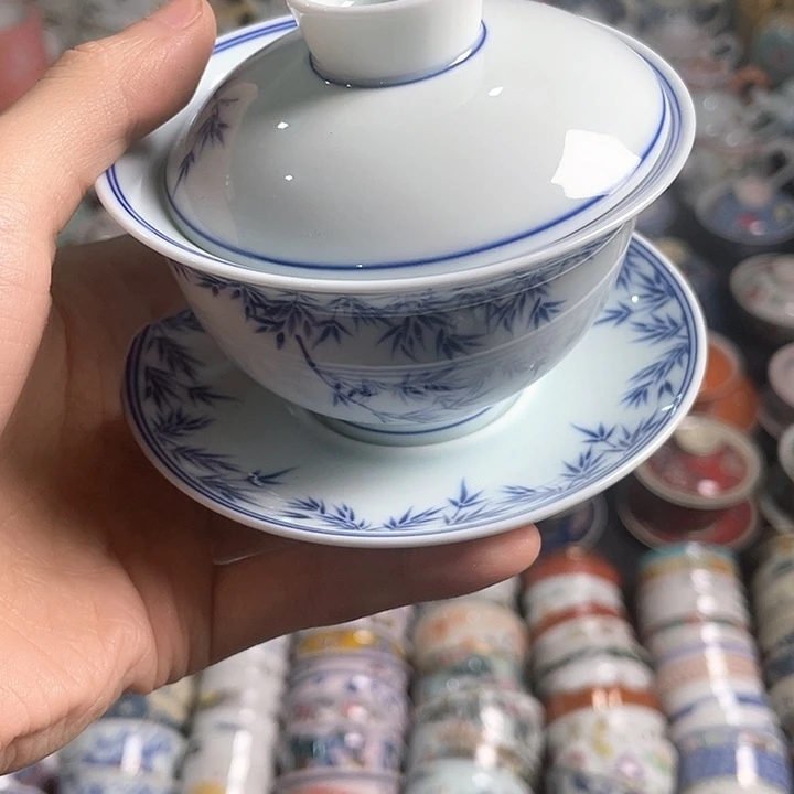 瓷片今天爱吃大米饭