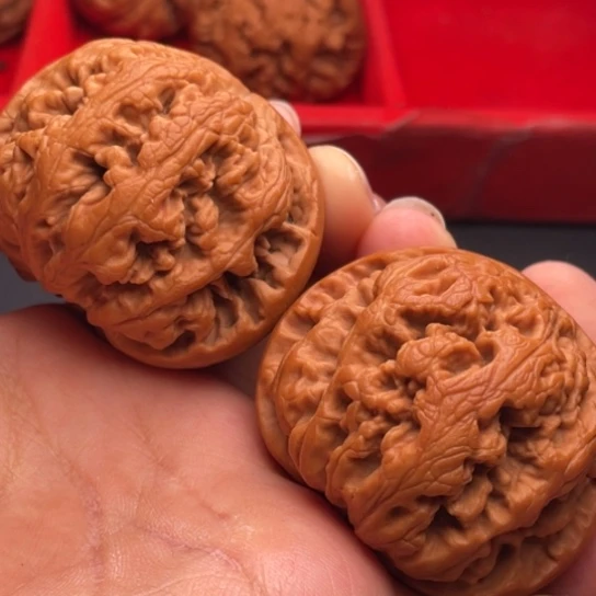 文玩核桃把件秦岭山脉核桃