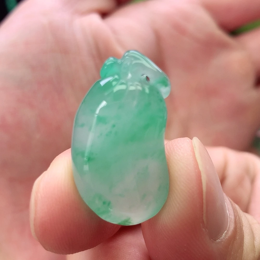 石英质玉未镶嵌颈饰
