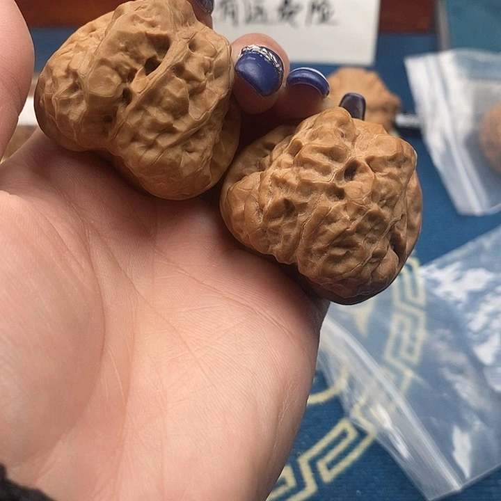 从***。桃核吊坠40蛤蟆头