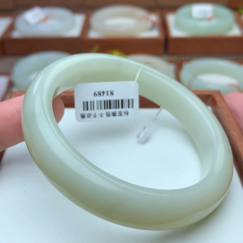 【闪购商品】和田玉手镯未镶嵌5556