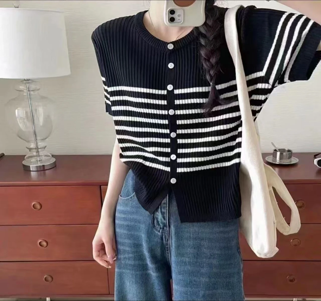 夏季新款针织短袖显瘦百搭拼接外搭条纹时尚休闲甜美上衣设计感