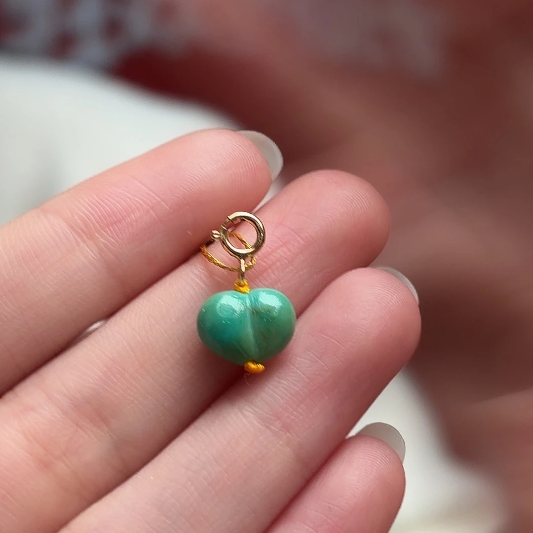 绿松石未镶嵌颈饰