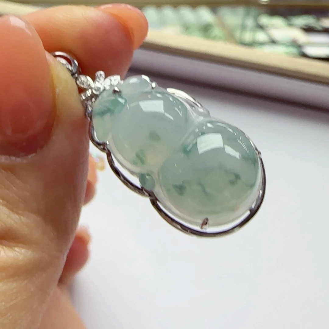 颈饰18K金镶嵌翡翠b613