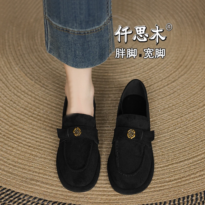 2025超火乐福鞋女款大码女鞋41到43胖脚宽肥40棕色法式平底单鞋42
