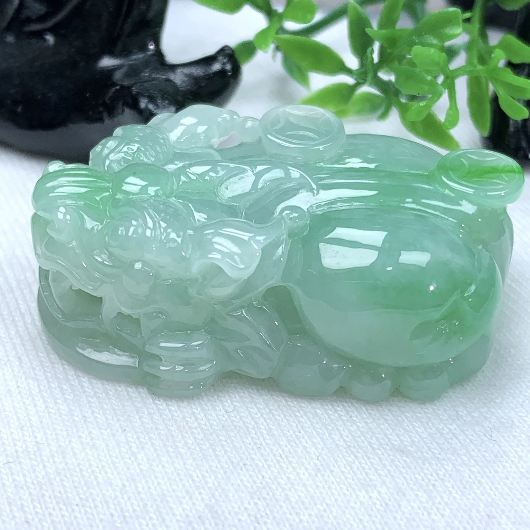 天然缅甸翡翠A货满绿飘阳绿口含珠金钱貔貅吊坠41.8−24.6−14.4mm
