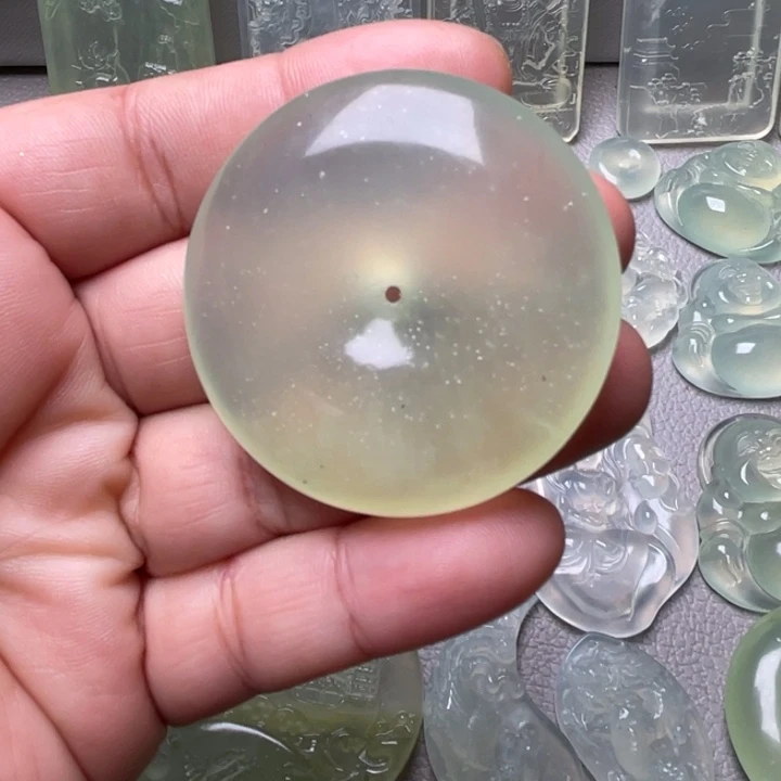 岫玉未镶嵌吊坠(赠链)