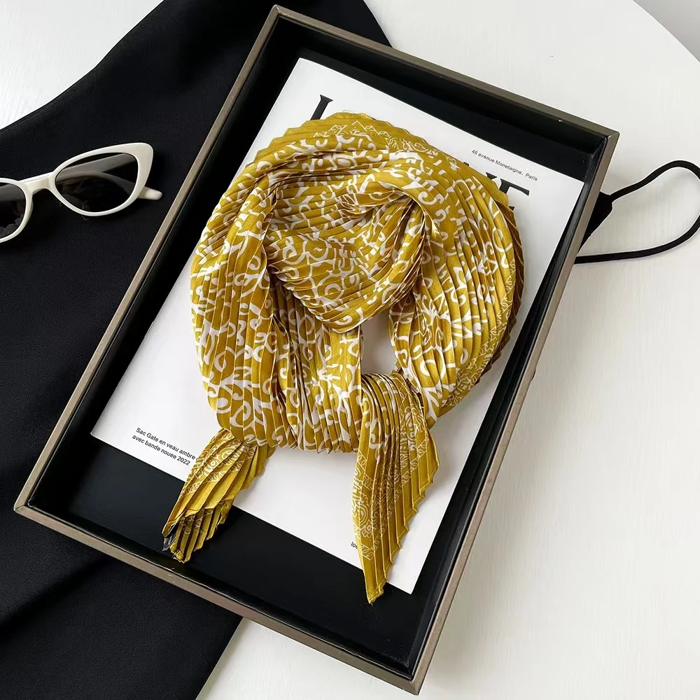 高品质印花压褶丝巾百搭款