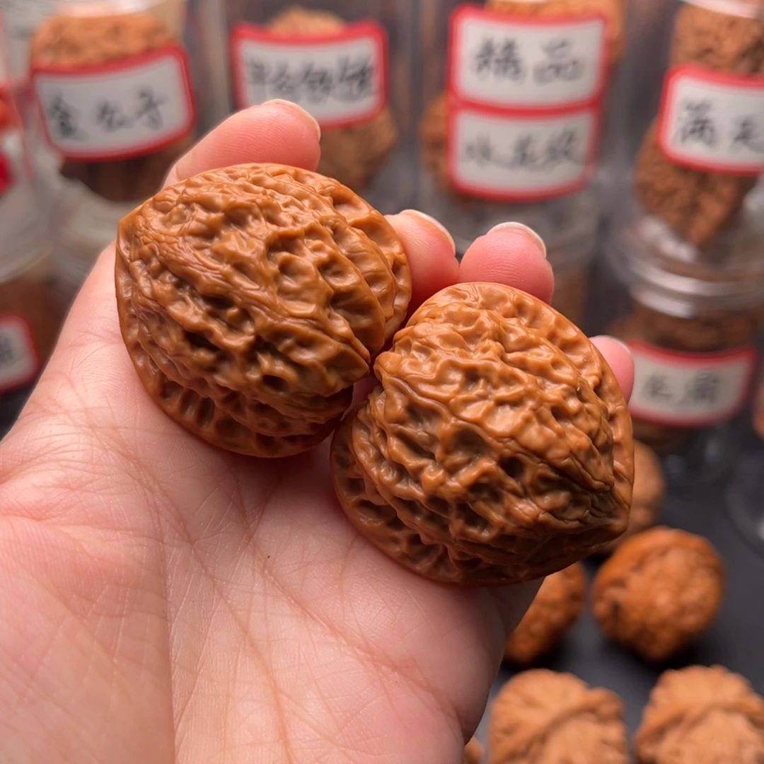 文玩核桃把件38.5小众金牛