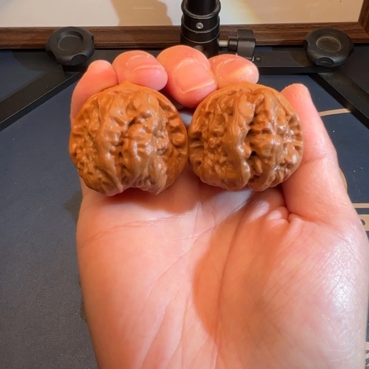 核桃蛤蟆头文玩核桃