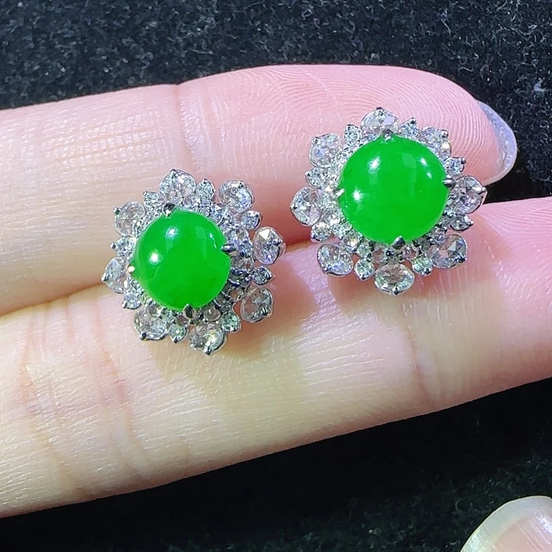 颈饰18K金镶嵌翡翠