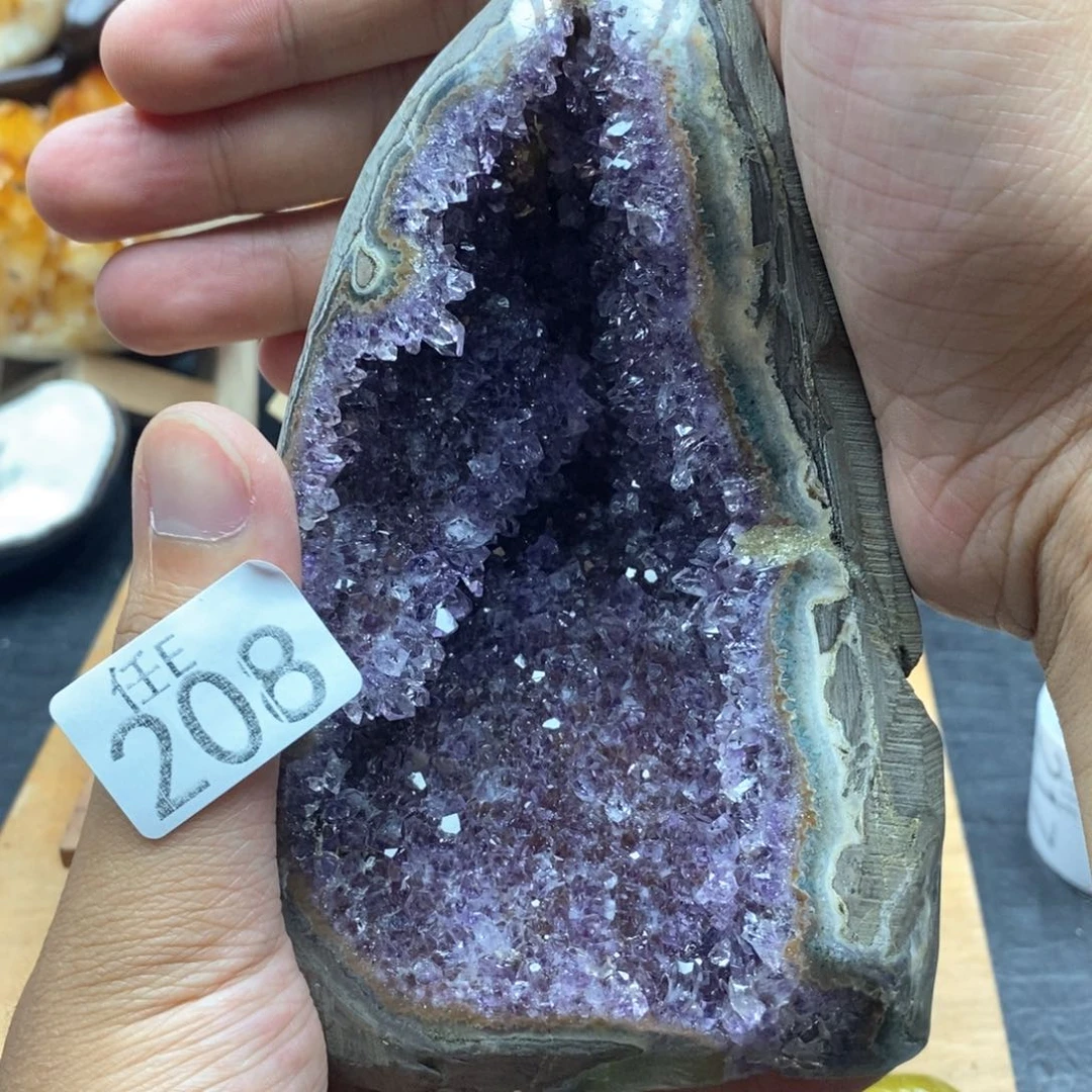 未镶嵌水晶大型摆件（非配饰）