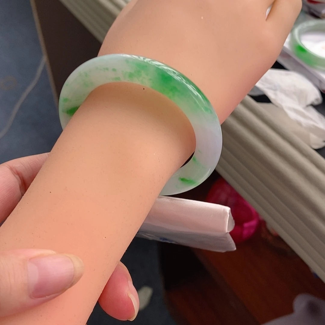 翡翠手镯未镶嵌23号