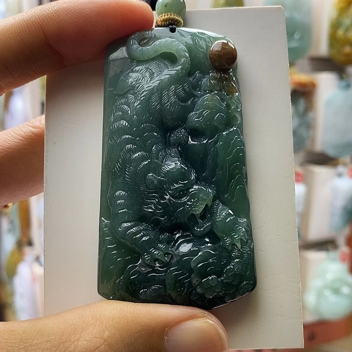 一***好翡翠未镶嵌颈饰每天