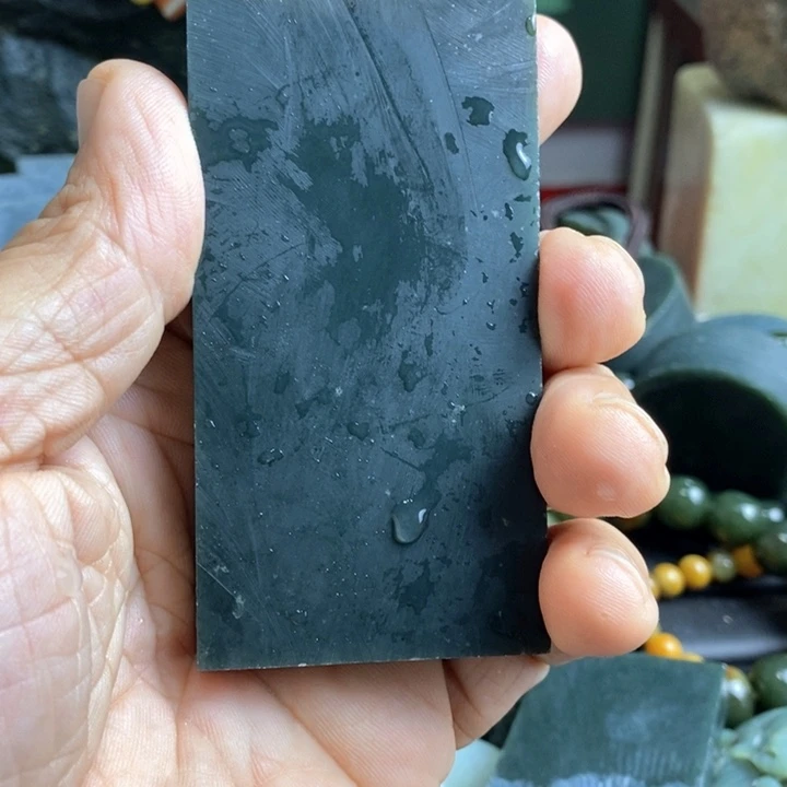 玉***人和田玉（糖玉）未镶嵌珠宝奇石