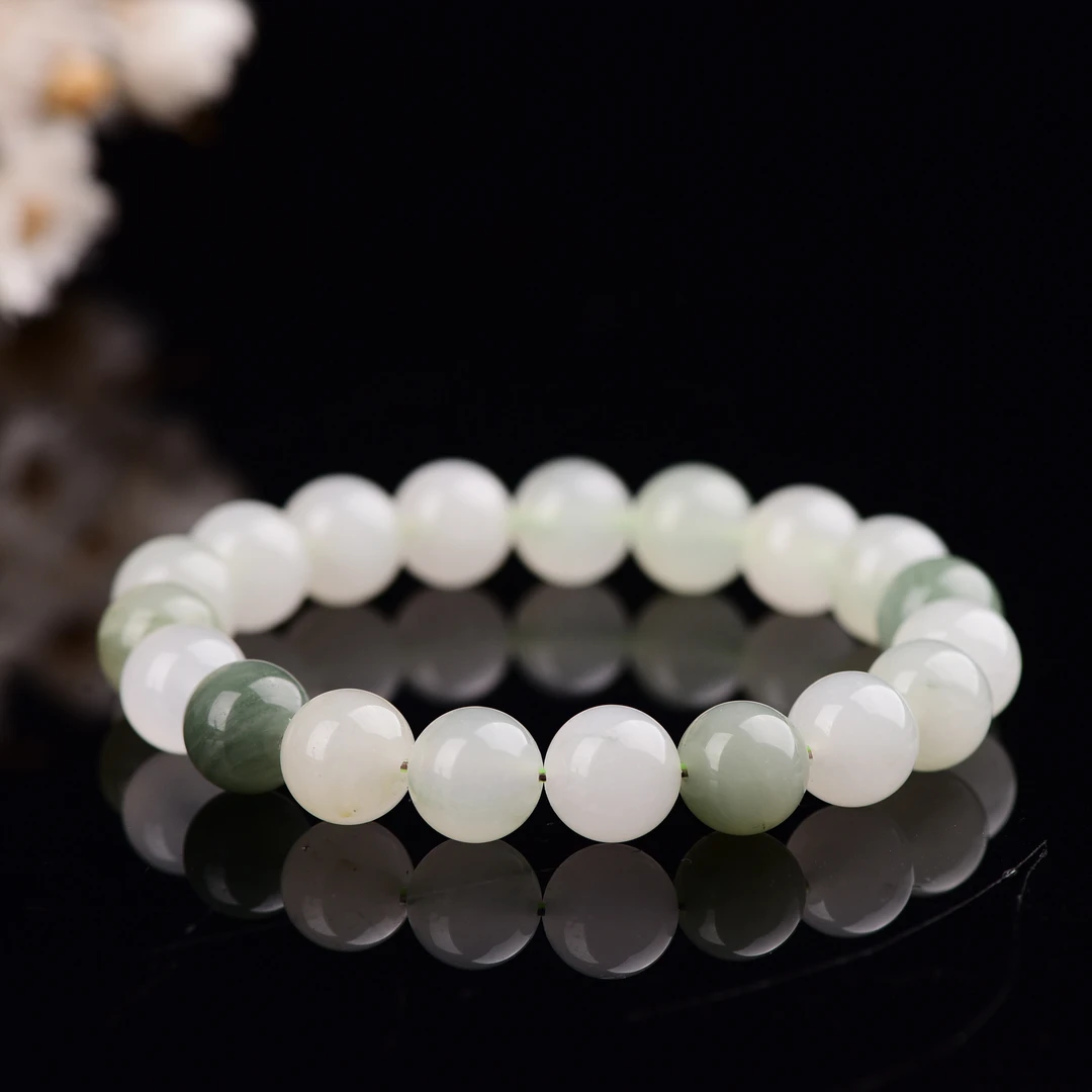 天山翠圆珠玉石清新手串