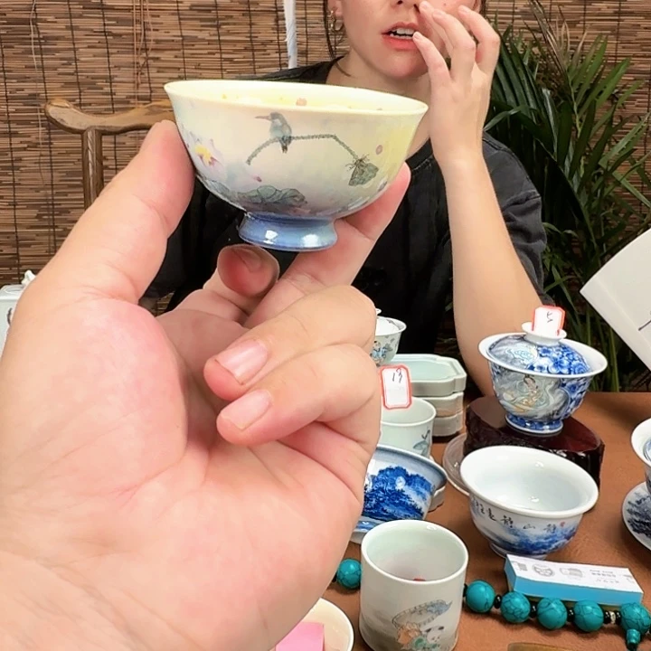 摆件景德镇手绘颜色黑牡丹作品入选