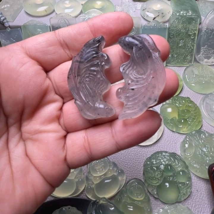 岫玉未镶嵌吊坠(赠链)