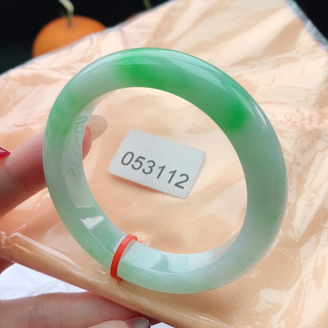 翡翠手镯未镶嵌52圈口053112