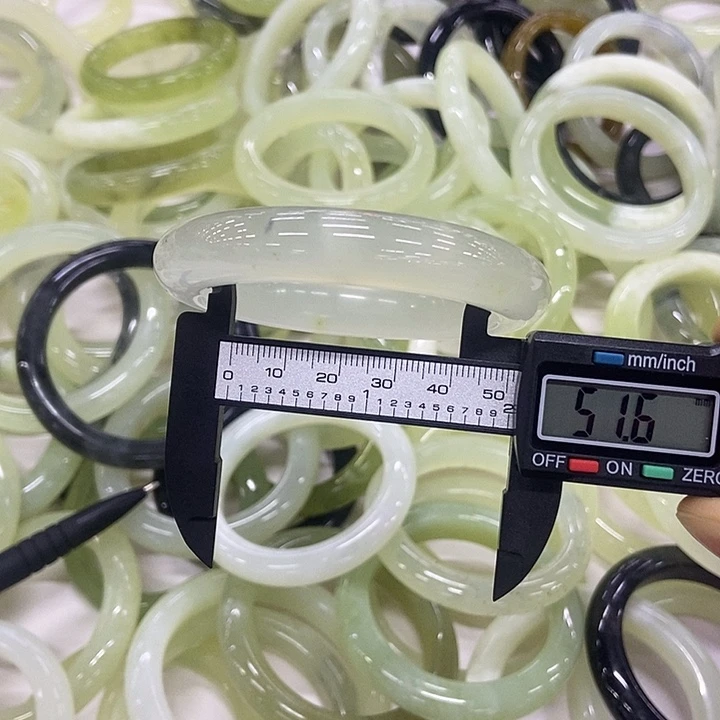 岫玉未镶嵌岫玉圆镯