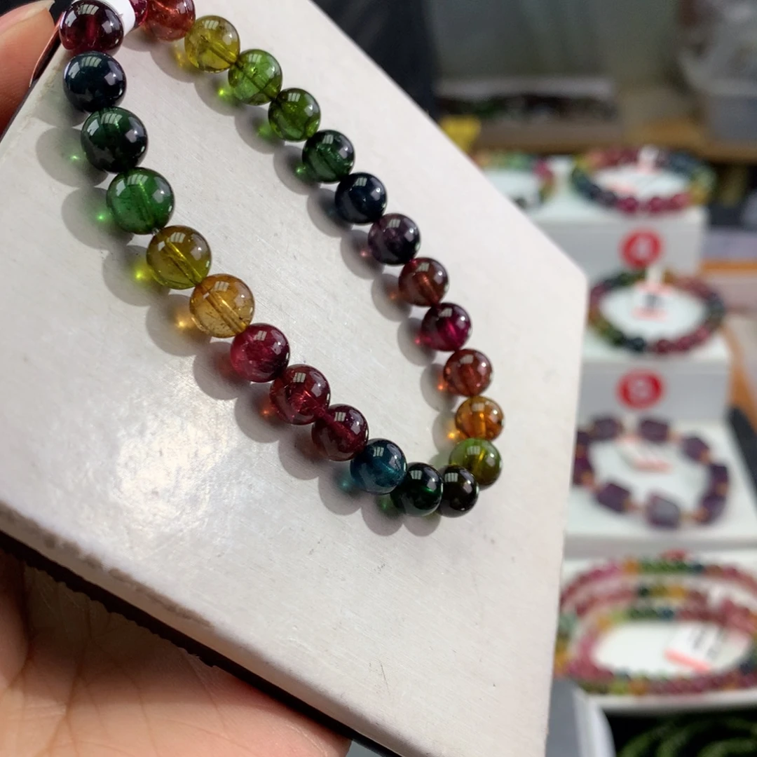 碧玺手链未镶嵌     7.6mm。