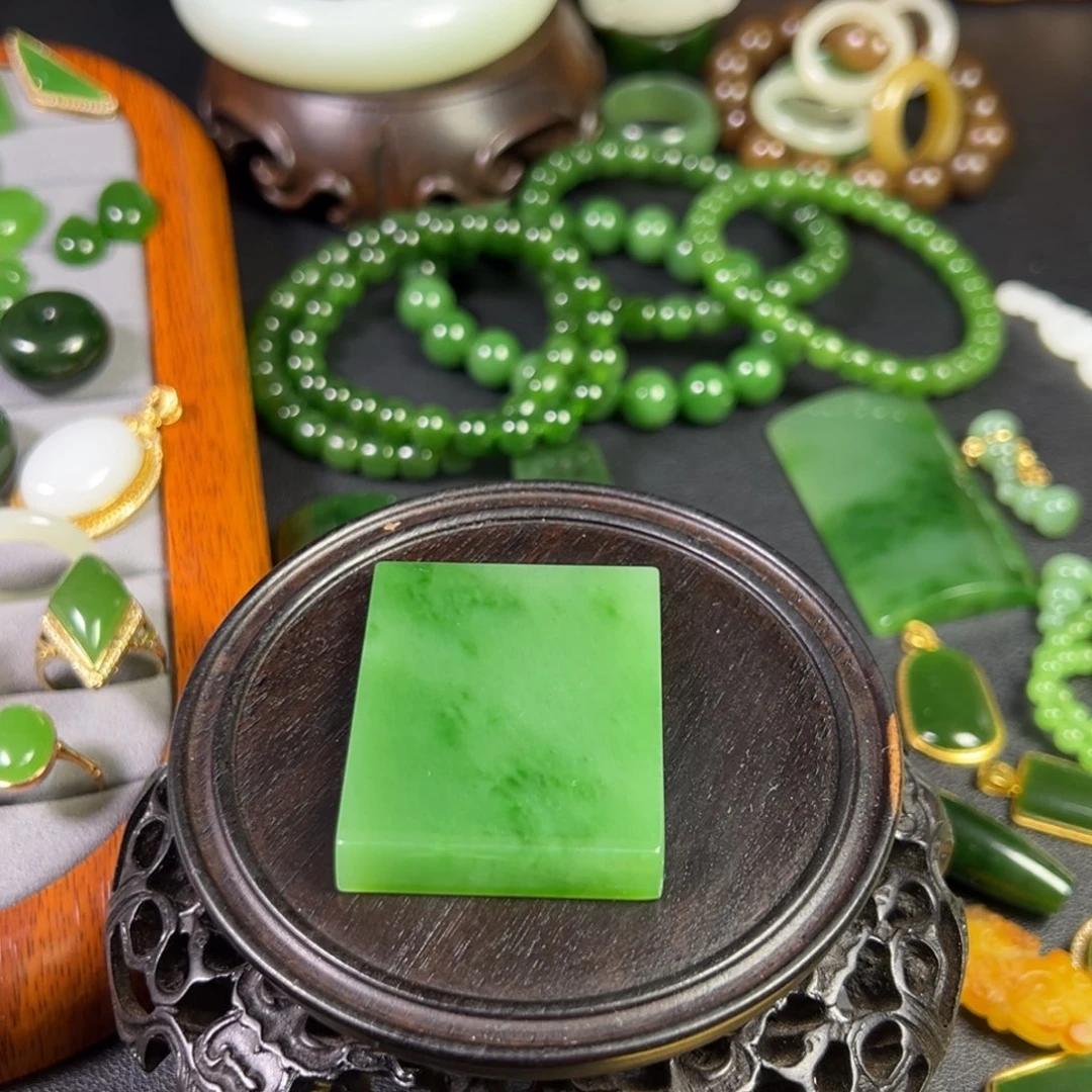 和田玉（碧玉）未镶嵌颈饰