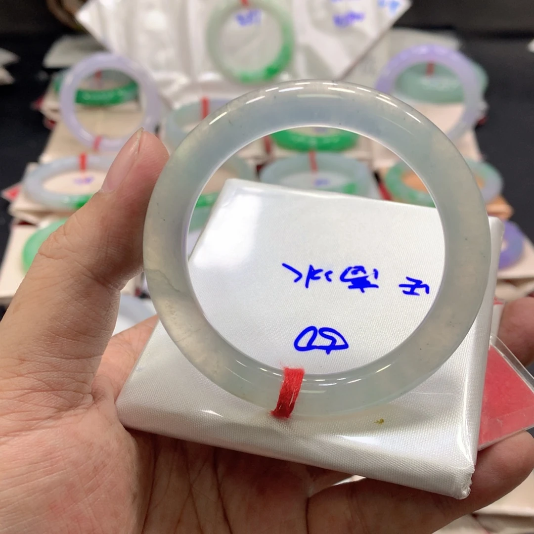 翡翠未镶嵌手镯翡翠