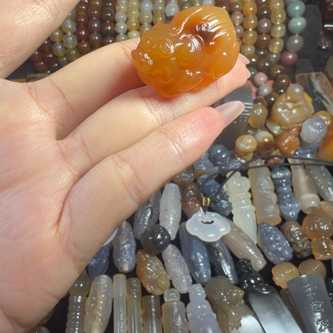 玛瑙/玉髓未镶嵌珠宝奇石