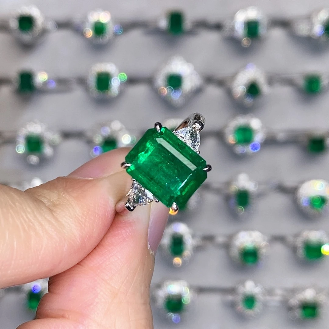 祖母绿戒指18K金镶嵌4.12ct