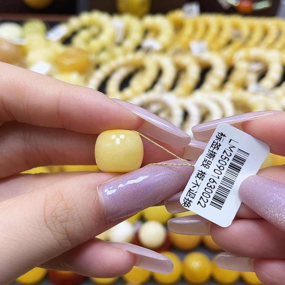 琥珀未镶嵌裸石沁色老型13.4✖️11.8mm