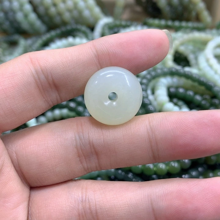 抬***笑和田玉未镶嵌珠宝奇石