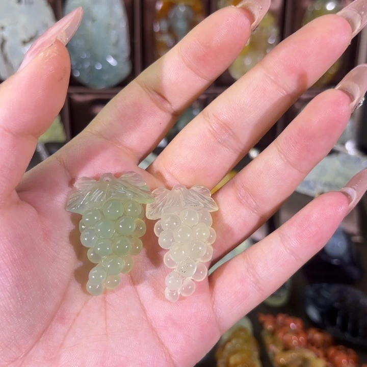 蛇纹石玉合金颈饰