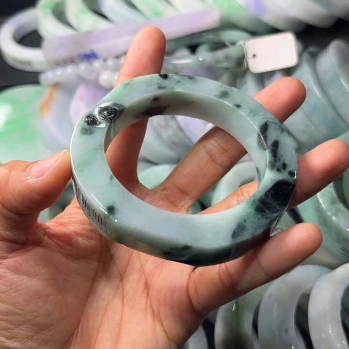 定制翡翠未镶嵌翡翠手镯未镶嵌