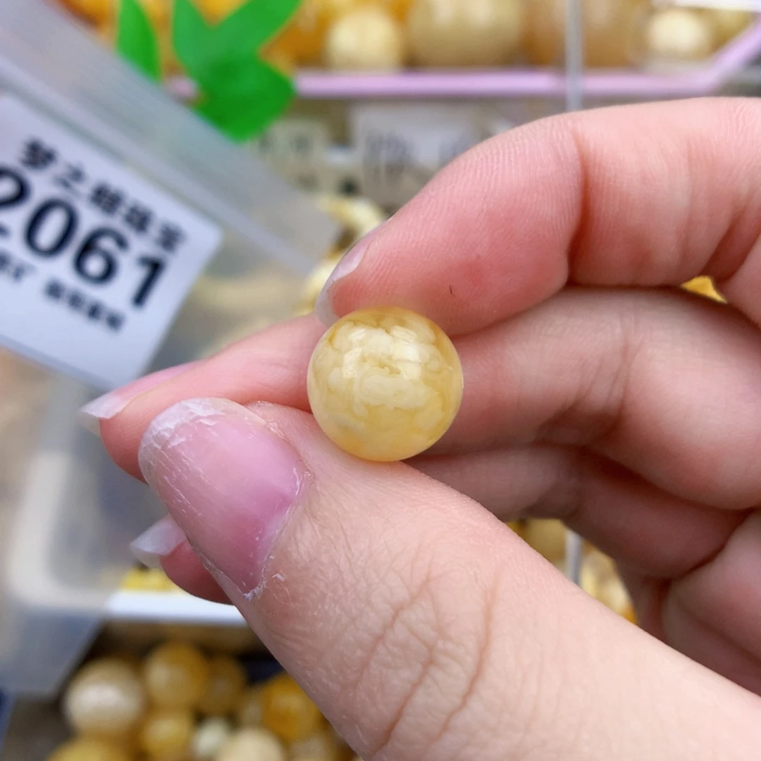 未镶嵌琥珀裸石12