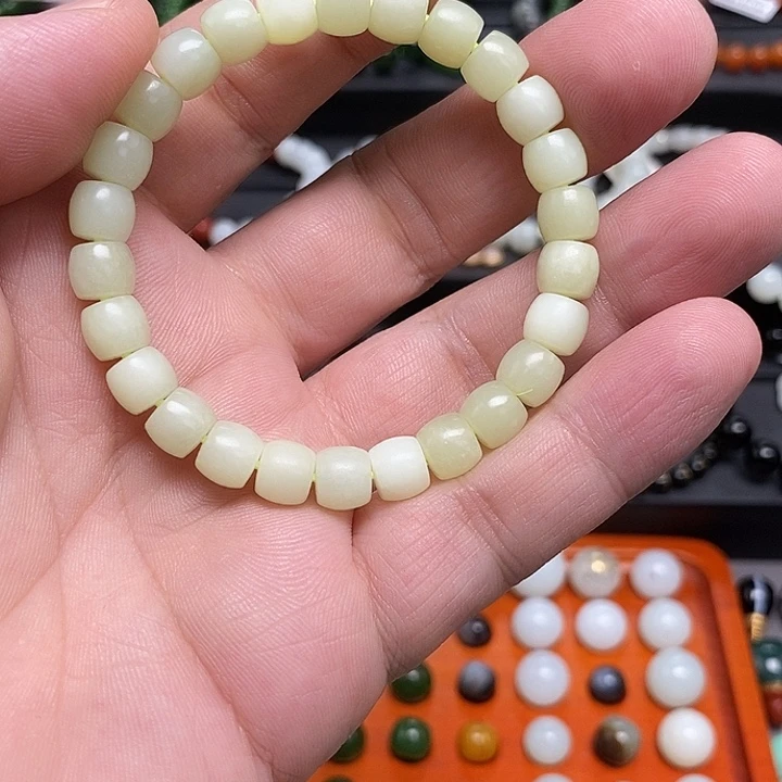 乐***乐未镶嵌手链和田玉