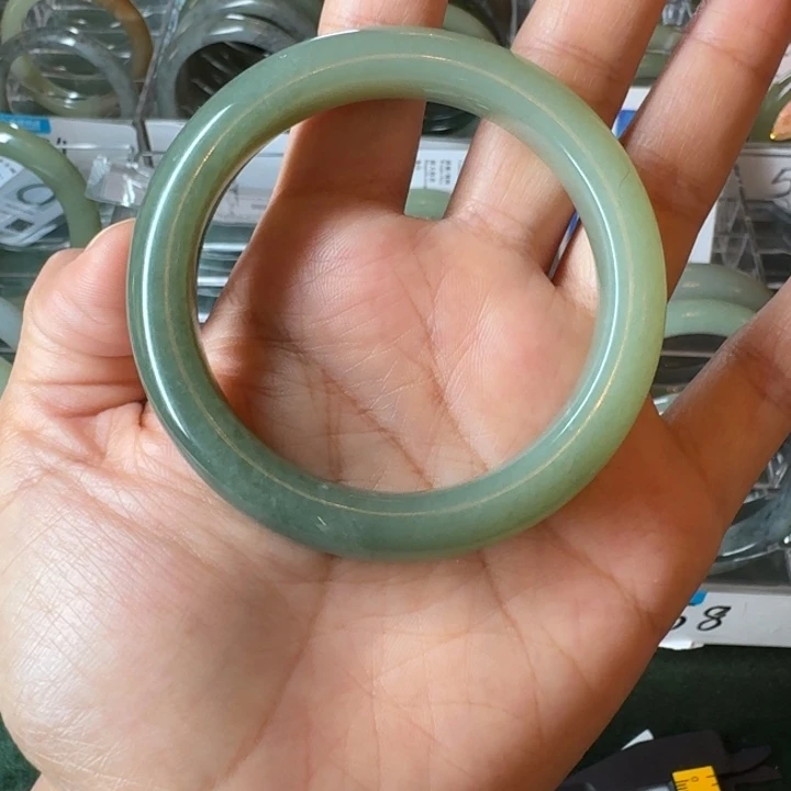 和田玉（糖玉）未镶嵌手镯