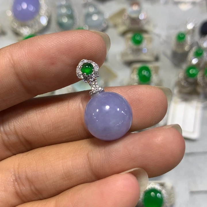 18K金镶嵌翡翠耳饰天然翡翠吊坠