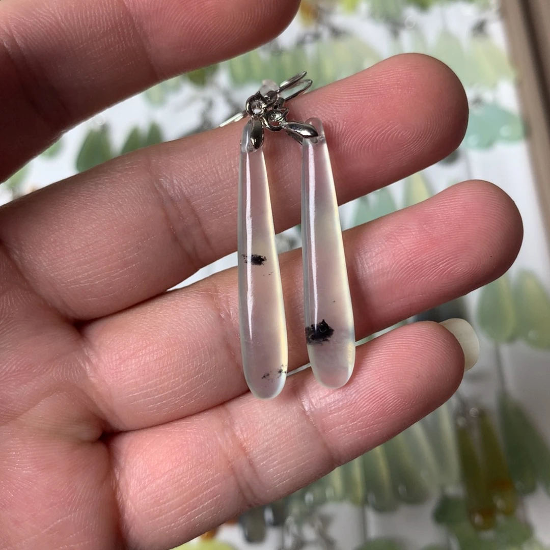 蛇纹石玉耳环未镶嵌